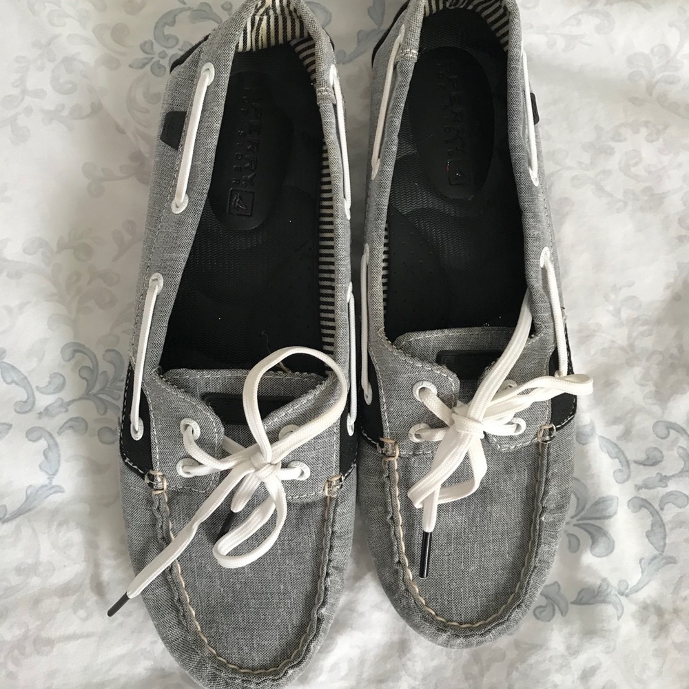 SPERRY BOAT SHOES